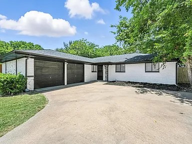 The Drive & Rest Spot — Quiet, Safe Driveway in Grand Prairie